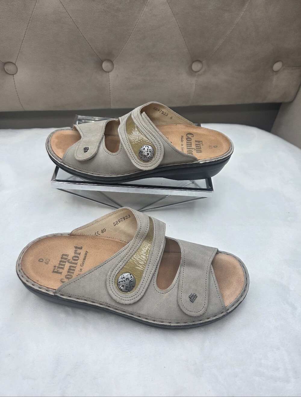 Finn Comfort Germany Beige Nubuck Leather Adjustable Comfort Slide Sandals EU 40